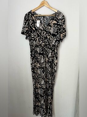 Maurice’s Floral Jumpsuit NWT Size Large